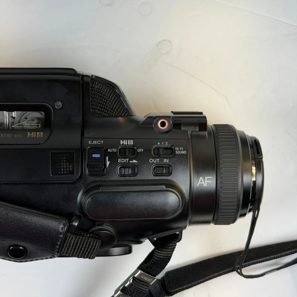Sony‎ Handycam CCD-FX710 Video Hi8 Camcorder Bundle Parts Repair C-10